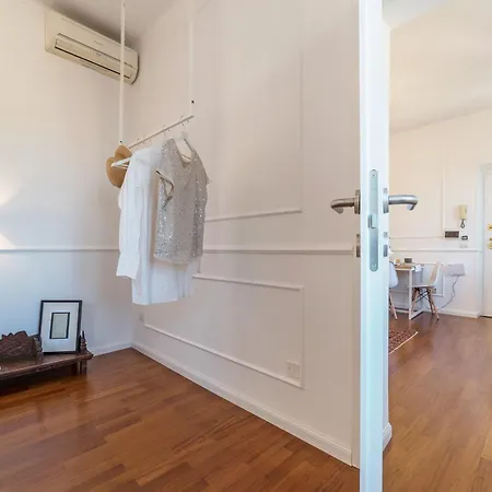 Interno 8 Rom