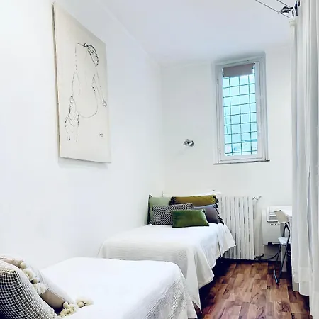 Interno 8 * Rome
